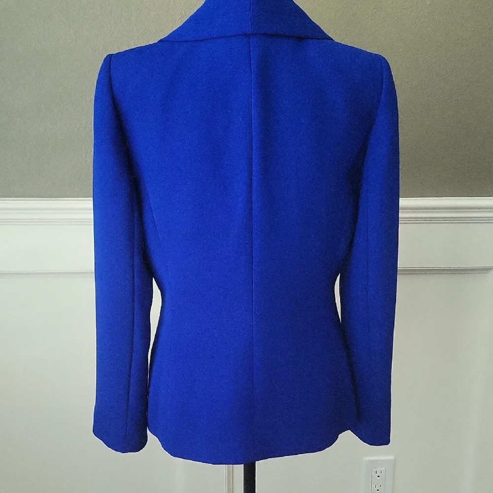 Tahari Vibrant Royal Blue Tailored Blazer - Picture 4 of 5